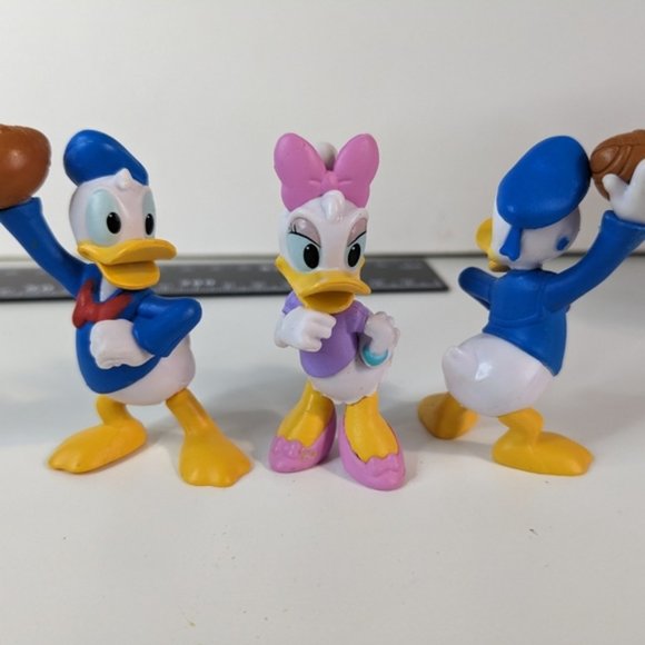 Daffy Duck and Melissa Duck - Picture 2 of 4